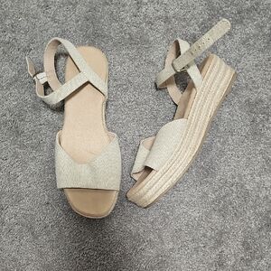 Old Navy 2" Platform Espadrille Sandals Size 8